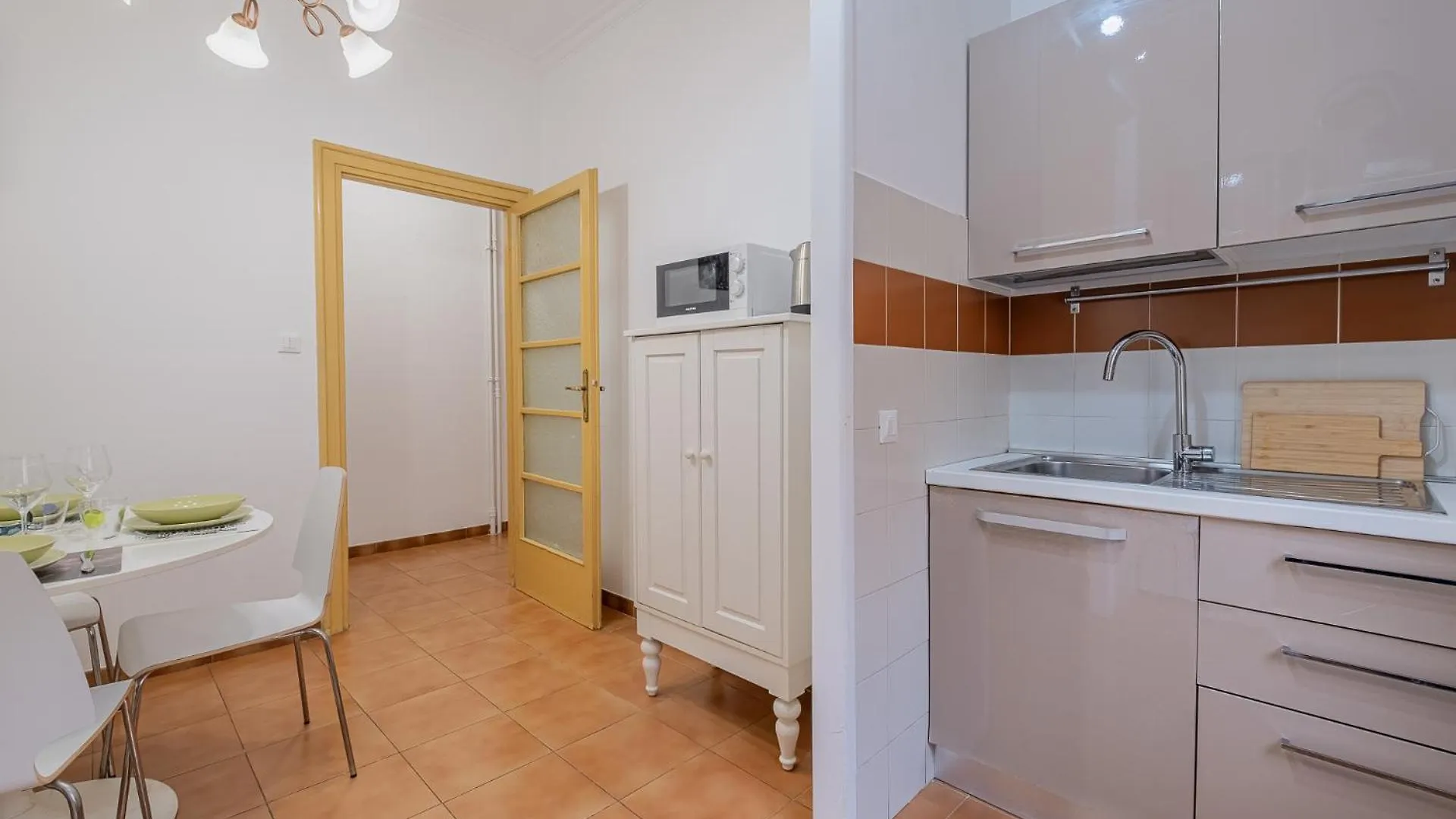דירות Orange Blue House 1Bedr Metro Re Di Roma  רומא